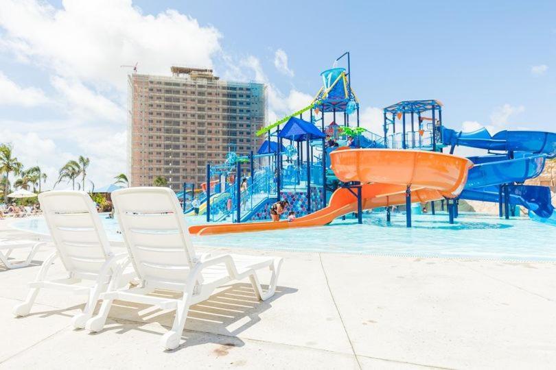 Aqualand Park & Resort Oficial Салінополіс Екстер'єр фото
